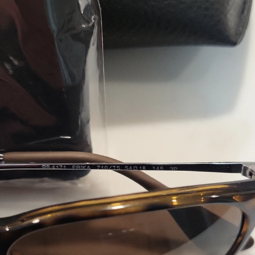 Ray-Ban P Erika Polarized Brown Tortoise Sunglasses with Black Case - Picture 2 of 4